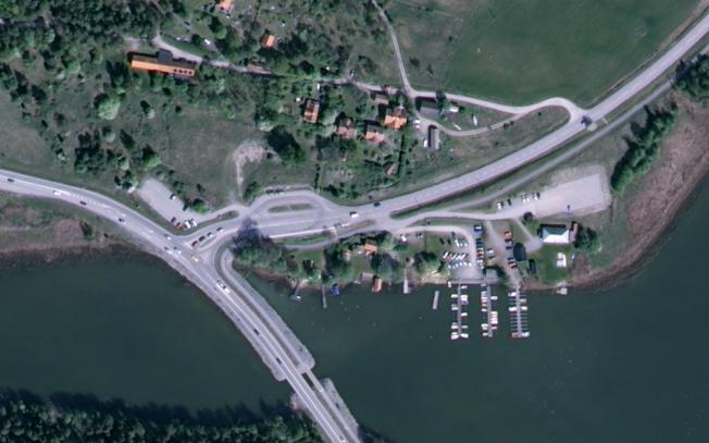 Ca 30 platser Figur 7. Infartsparkeringar Kollektivtrafik Ca 70 platser Idag går stombuss 670 mellan Vaxholm och Tekniska högskolan i Stockholm.