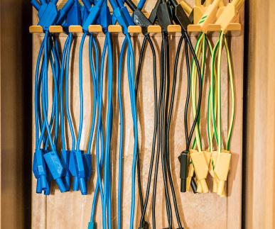 EL- OCH ENERGIPROGRAMMET Programmet är ett yrkesprogram och vänder sig till dig som vill arbeta med elinstallationer och system för automatiserad produktion.