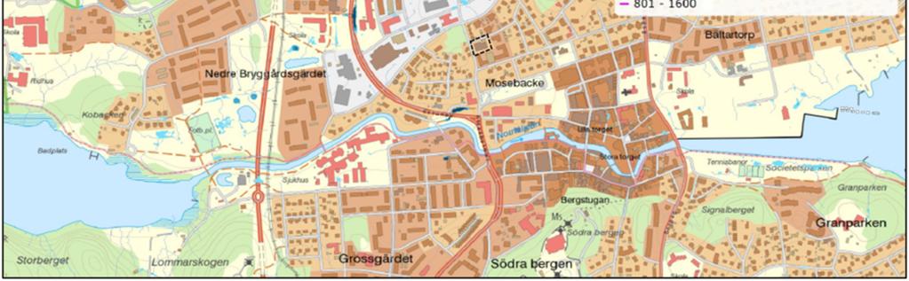 Befintlig situation Det aktuella området är ca 0,24 ha och består idag mest av hårdgjord yta i form av asfalt och tak, det finns också ett parkeringsområde i områdets norra del och i västra del finns