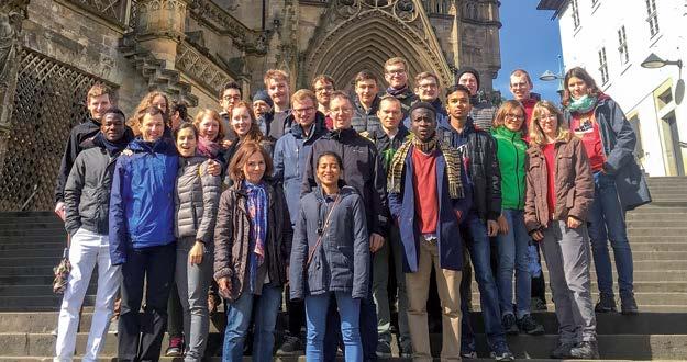 Hallo erstmal! Die KHG (Katholische Hochschulgemeinde) möchte Studierenden ein Zuhause in Darmstadt und Gemeinschaft auf dem Weg des Studiums anbieten.
