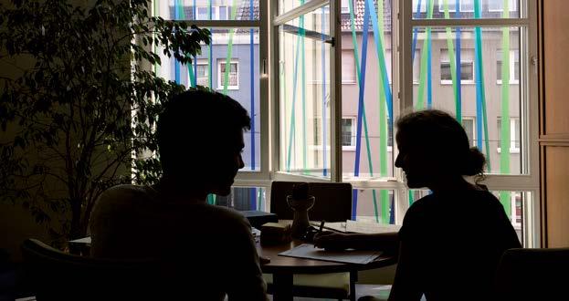 Sozialberatung Herzlich willkommen! Welcome! Bienvenue! Wir bieten internationalen Studierenden Unterstützung in jeder Phase ihres Studiums. Vereinbare einen Termin und komm vorbei.