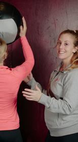 Box tuff träning med mycket box- och kampsportskänsla Cardio mix ett pass i gymmet för dig som vill inspireras i din konditionsträning Cirkelfys funktionell, sportig träning i stationer Cirkelgym