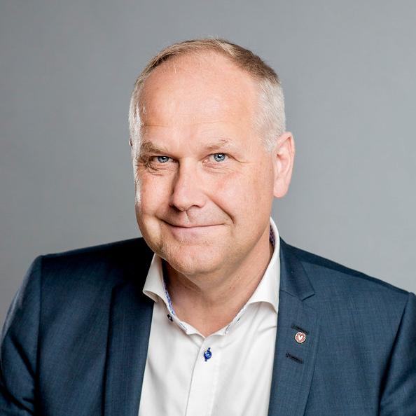 Viktor Barth-Kron -2 17. Carl Bildt (svenskt konto) +35 25. Niklas Svensson -10 10.
