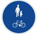 Du ska cykla på höger sida av körbanan. Om det finns en cykelbana, ska du normalt använda den. Detsamma gäller för tvåhjuliga mopeder klass II.