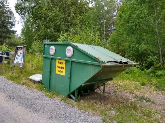 28 (31) Gemensamhetscontainer vid Ängsvägen och Bergsvägen. Gemensamhetscontainer vid korsningen Lagnövägen, Uvbergergsvägen och Stavudden.