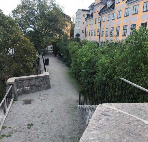 33. Katarina Kyrkobacke Historik 944-45 anlades en trappförbindelse mellan Katarinavägen och Höga Stigen () (Glasbruksgatan) och 946-47 pågick muranläggningar i området kring Klevgränd.