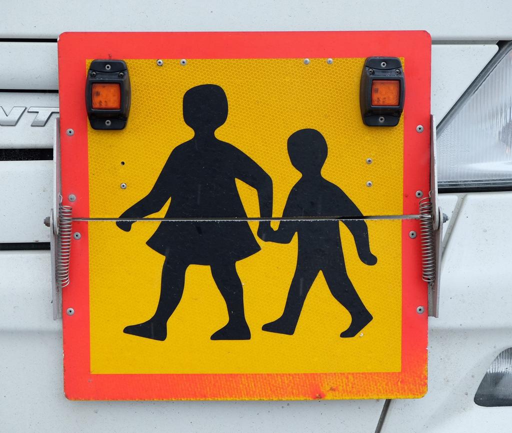 Foto: Tina Engström Försäkring mot olycksfall Enköpings kommun har en olycksfallsförsäkring för barn och elever. Försäkringen gäller dygnet runt för elever i förskoleklass och grundskola.