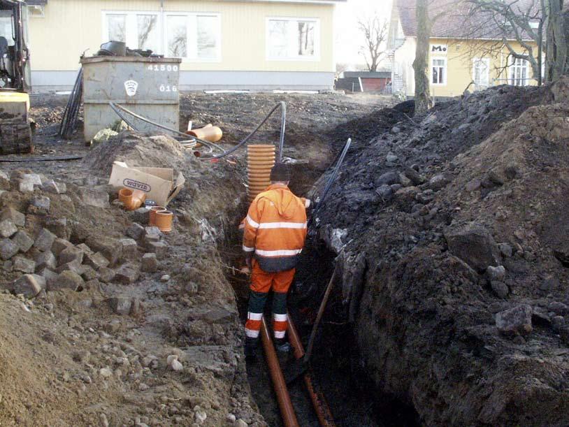 IVintern 2007 2008 gjorde RAÄ UV Väst en antikvarisk kontroll av schaktningsarbeten i västra delen av den medeltida