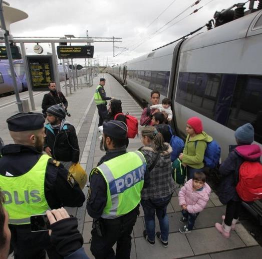 Hösten 2015 Många människor kommer på flykt till Sverige även till Göteborg Personal från Dart