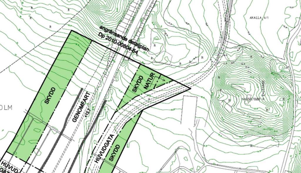 11 (13) Illustration: Utdrag ur plankartan. Visar Akallalänkens nya läge genom ett fornminnesrikt område men öster om kullen med den förmodade kultplatsen. Fornminnen markerade med R på plankartan.