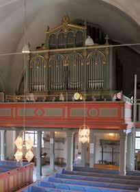 Malsta kyrka: Äntligen har västra gaveln på Malsta kyrka fått ny puts. Det har varit en lång och spännande resa där framförallt dokumentation av den gamla putsen och den nakna fasaden tagit tid.