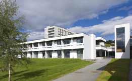 Referenser Sjukhus och vårdlokaler När vårdlokaler planeras är helheten viktig. I arkitektens uppgift ligger att skapa en miljö där personalen trivs och patienterna mår bättre.