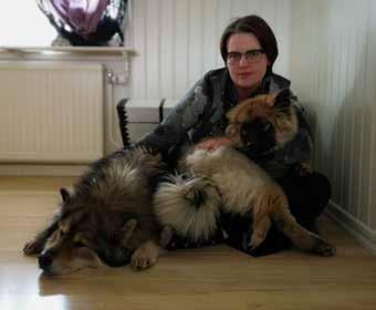 Nina Klar, ordinarie ledamot Hej! Jag heter Nina Klar och fyller 37 år i år. Jag är ledamot i styrelsen sedan några år tillbaka. Jag bor i en villa i centrala Tidaholm.