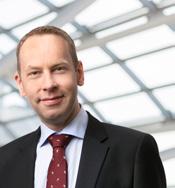 i Stålbyggnad, Luleå Tekniska Universitet MBA, INSEAD, Frankrike och MSc i Industrial Engineering & Management, Linköpings Universitet BAKGRUND Anställd i SSAB sedan