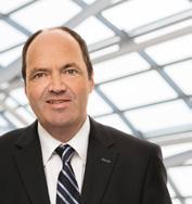 VD: AB Industrivärden VD: AB Handel och Industri Vice VD: AB Industrivärden Senior partner: Navet AB Styrelseordförande: Kungsleden AB och Skånska Byggvaror Holding AB Styrelseledamot: Höganäs AB,