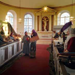 Julvandring Sandhults kyrka Tisdagen den 11 december klockan 17.30. Därefter en vandring var tjugonde minut så länge det finns besökare.