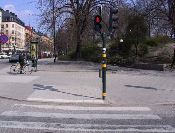 Gångpassage anpassad för funtionshindrade amtliga förslag på åtgärder i orsningspunter för lätta trafianter anpassas även till funtionshindrade.