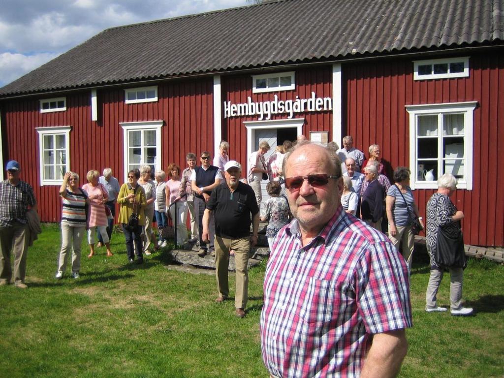 Vi Norrifråns "Hemliga resa" den 8 juni 2017 gick till sommarfagra Terjärv Nils-Anders Granvik fungerade som sakkunnig guide när ett 50-tal medlemmar från Vi Norrifrån bekantade sig med Terjärv.