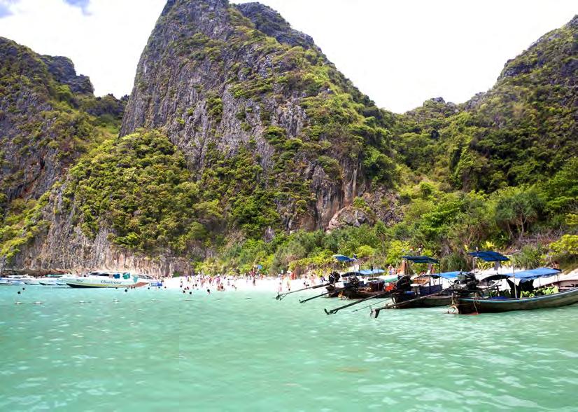 14 PHI PHI-ÖARNA 5 x stränder Maya Bay Stranden med stort S, det vill säga där man filmade The Beach. Mayabukten är vykortsperfekt, så är det.