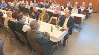 Beigeordneten der Verbandsgemeinde Viktor Teichner, die Kreisverbandsvorsitzende Heidi Schneider, sowie Jutta Gepert von der Kreisgeschäftsstelle Idar-Oberstein.