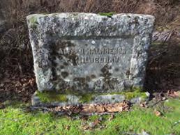 Carl-Magnus Heine Familjegrav F016 Liggande