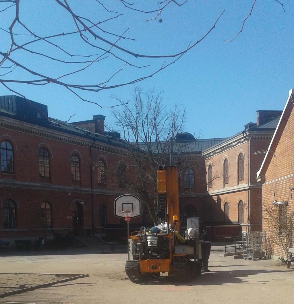 Figur 4. Borrpunkt 18T02 i färd med att borras. Fotografiet taget från norr.