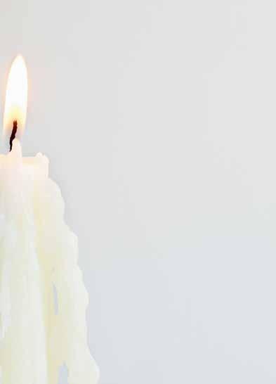 Tyvärr är levande ljus också den allra vanligaste orsaken till bränder i bostäder (75 procent). Redan vid första advent ökar antalet bränder i våra hem till 5,3 bränder per dag.
