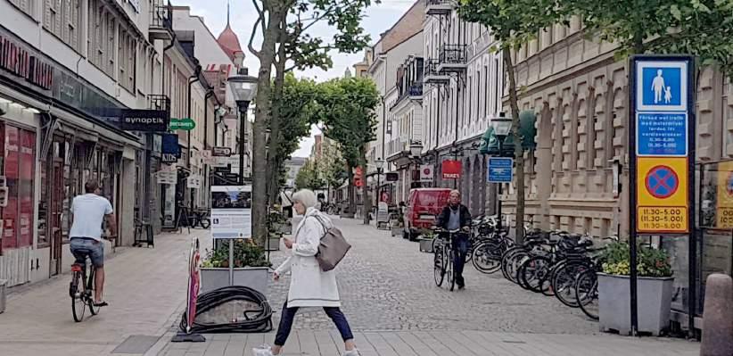 Kristianstad och Hässleholm Förutom Malmö, Helsingborg och Lund som i Region Skånes Strategier för det flerkärniga Skåne definieras som tillväxtmotorer finns ett antal mellanstora städer i regionen