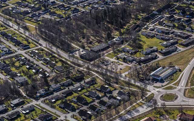 Sörgårdes örskola Daska väge Sörgårdsrodelle Flygoto över plaområdet rå ordväst geärlig plaområdesgräs.