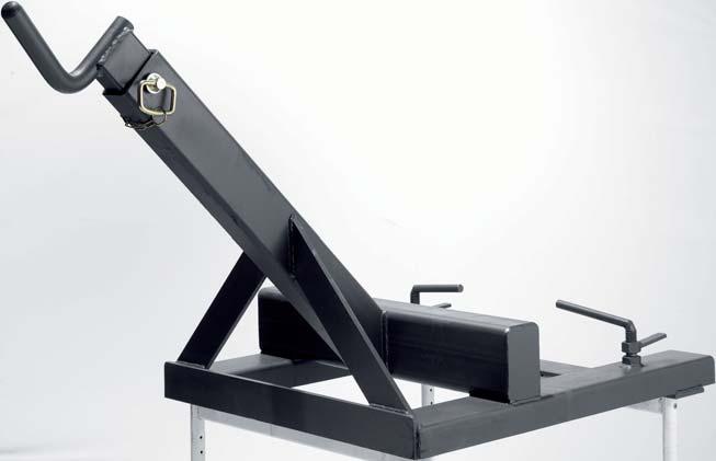 Finns med tre olika kapaciteter; 2 ton, 3 ton och 5 ton. Med eller utan BBS-krok. Skyddslackerad.