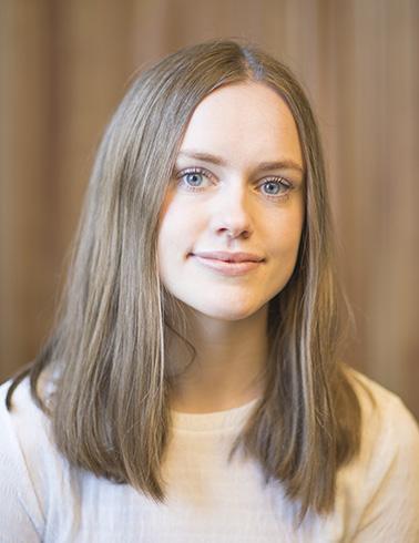 MIA KÖRSNER Kurator och
