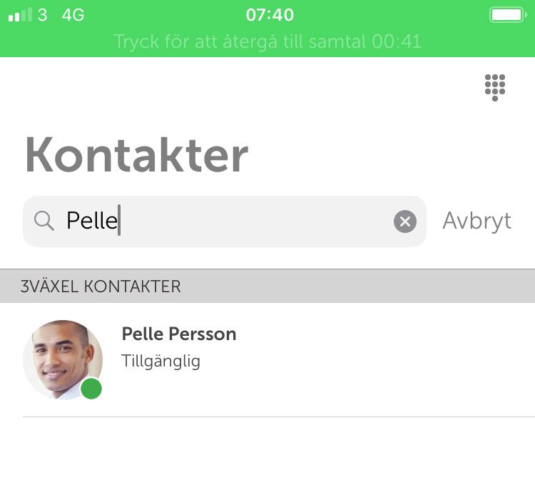 3 4 3 När appen öppnas visas dina kontakter. Sök efter den kontakt som du vill koppla samtalet till.
