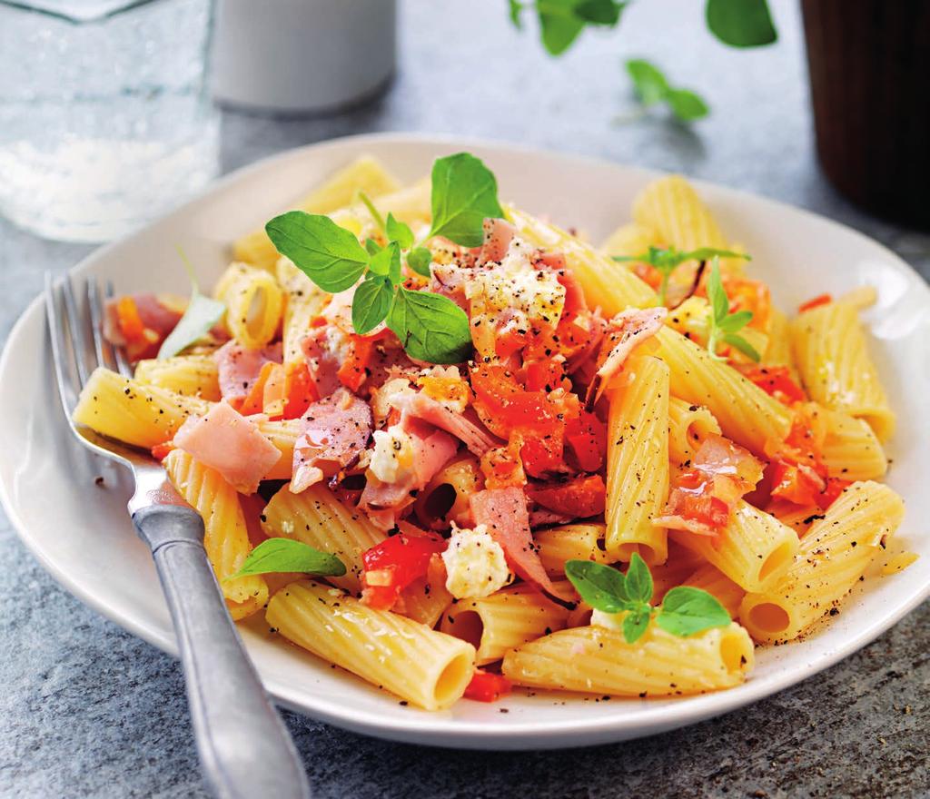 RECEPT 3 30 MIN 627kcal/port. Energi från: Fett 19g Kolhydrater 82g Protein 31g Faster Sofias skinkpasta God och enkel pasta med skinka och fetaost.