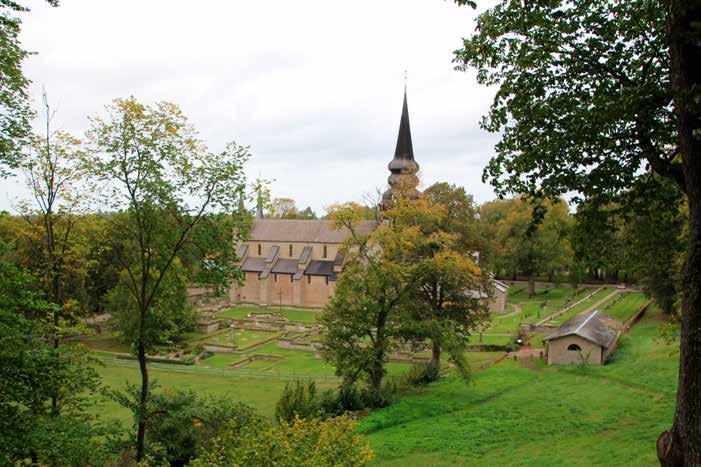 28 Facit till övningsboken Varnhems klosterkyrka med Varnhems klosterruin i förgrunden. Här följer facit till de flesta uppgifter i övningsboken. s. 4 Introduktion till judendomen 1. 20 000-25 000 2.