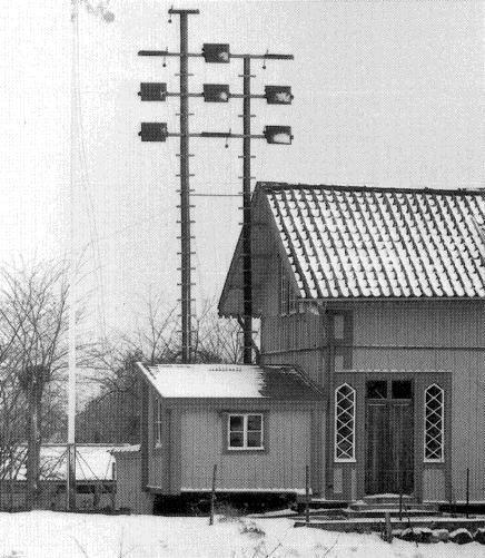 anläggning. Låt oss därför börja med att sätta in den i ett historiskt sammanhang. Så länge den enda tillgängliga formen av elektricitet var den statiska fick den inte mycket praktisk användning.