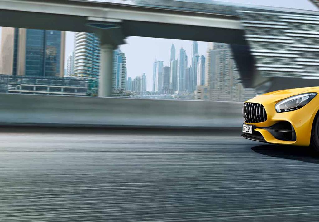 16 Design i perfektion Ren dynamik och starka känslor är vad som utmärker formgivningen av Mercedes-AMG GT S.