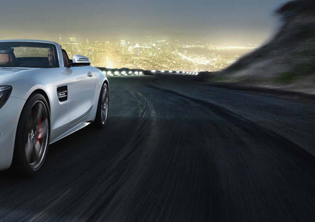 Den maximala effekten ligger på 410 kw (557 hk) och accelerationen från noll till 100 km/h går på 3,7 sekunder.