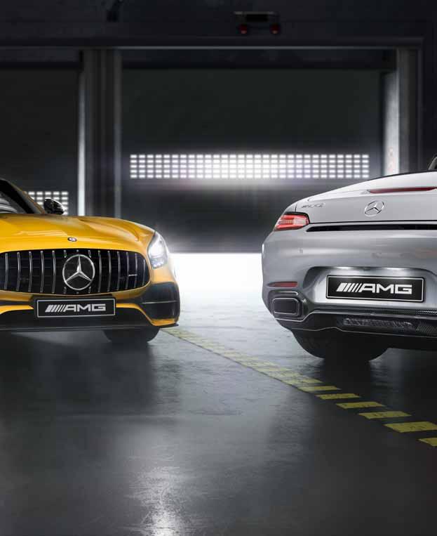 57 AMG Kolfiberpaket Markanta detaljer framhäver den coola exteriören.