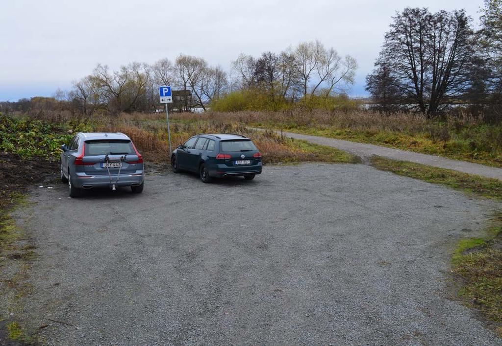 Platsen nås lättast med cykel eller bil. För att komma till utsiktsplatsen på Ultunaåsen kan du ta bussen till busshållplatsen Kronparksgården, därifrån är det ca 900 m gångväg.