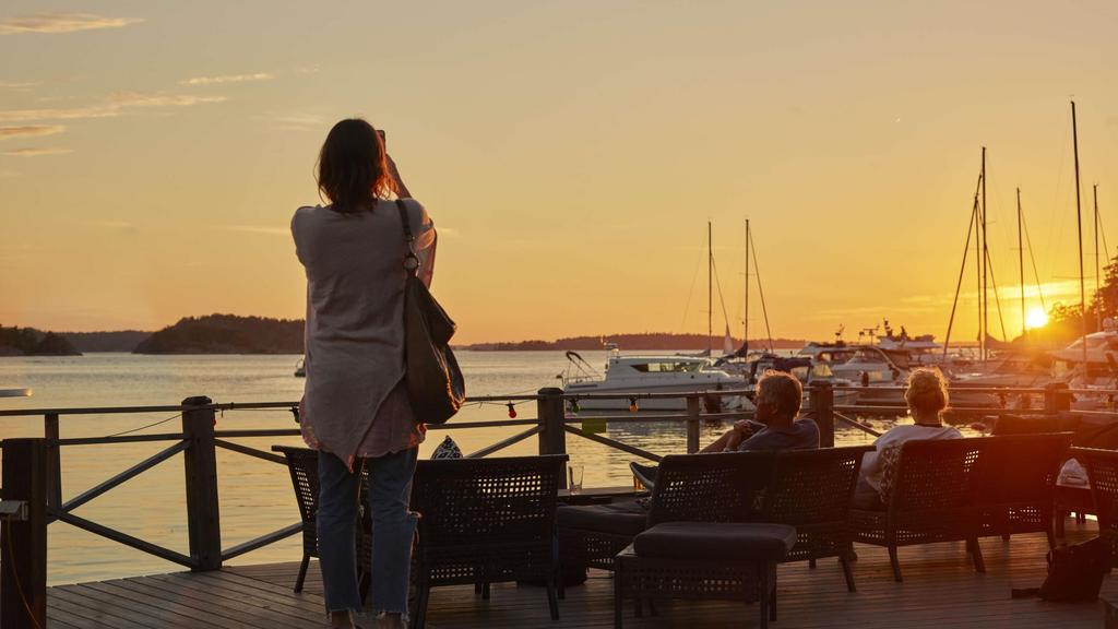 5. INCREASED DEMAND FOR SOCIAL MEDIA FRIENDLY EXPERIENCES Självförverkligande och personligt