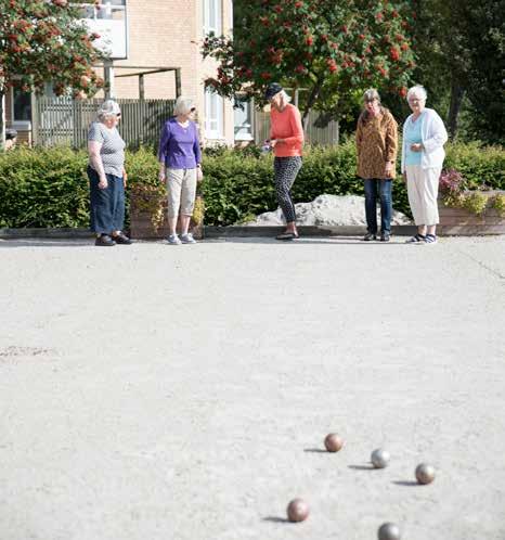 Spela boule! Kom och spela boule på någon av våra tre populära boulebanor och träffa nya och gamla bekanta.