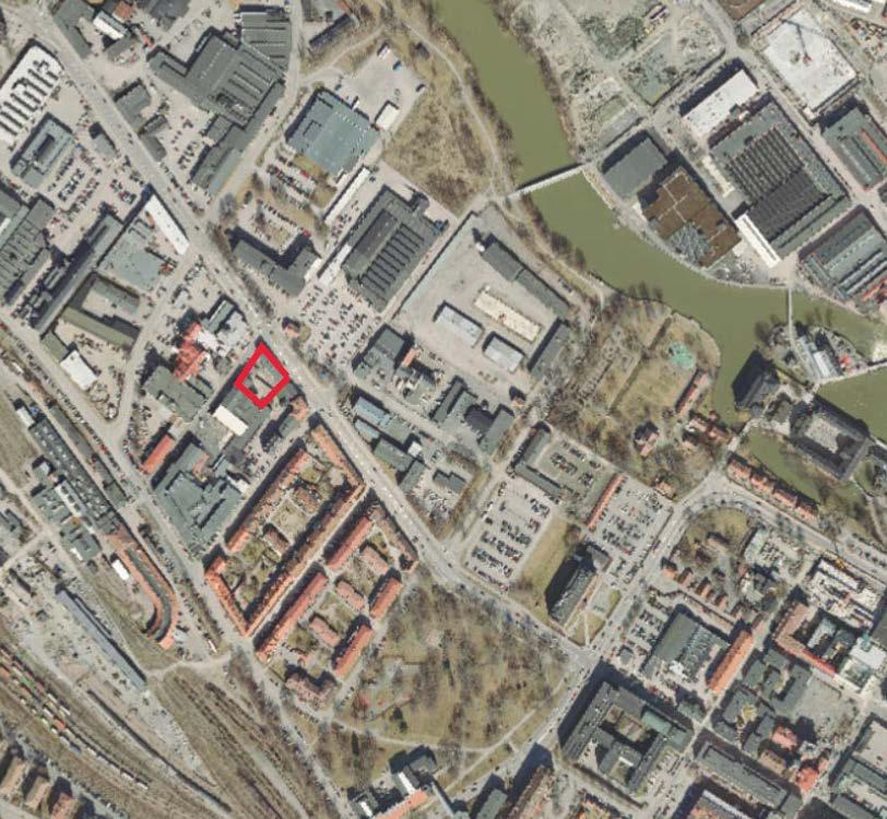 7 2 Objektbeskrivning och konceptuell modell 2.1 Bakgrundsinformation och föroreningskällor 2.1.1 Ägarförhållanden Fastigheten Väduren 20 är belägen på Langsgatan 3 i Eskilstuna.
