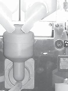 Se till att fritt luftflöde finns bakom maskinen. ( minimum 10cm ). 2.