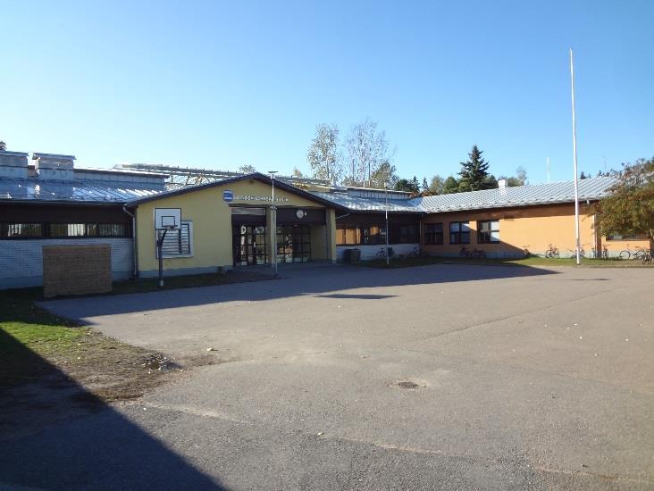 10(26) SJUNDEÅ CAMPUS DETALJPLANEÄNDRING Bilderna: Sjundeå Svenska skola vid Skolvägen och Aleksis Kivis skola som ligger väster
