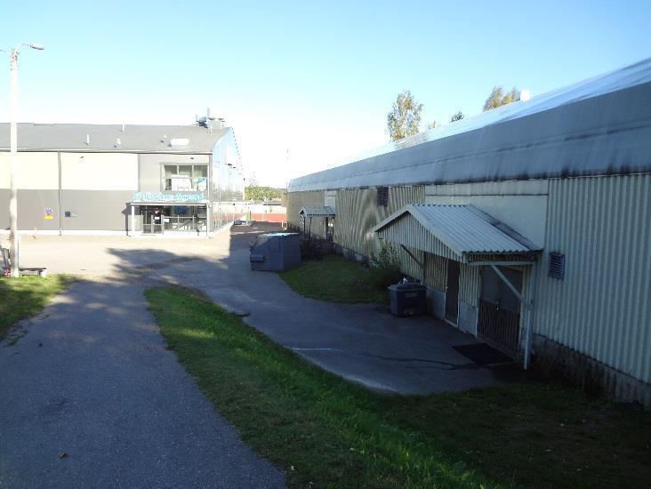 Tätortsmiljön runt Sjundeåvägen, som går igenom området, är glest bebyggd och lummig. Byggnadsbeståndet har flera lager.