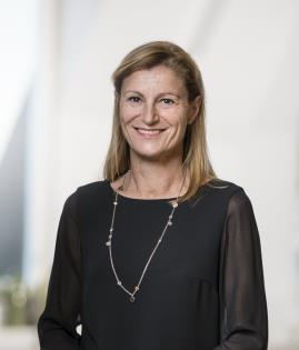 Kommentar från vd: Försäljningen under tredje kvartalet minskade med 4 % (exklusive valutaeffekter 9 %) jämfört med motsvarande period föregående år.