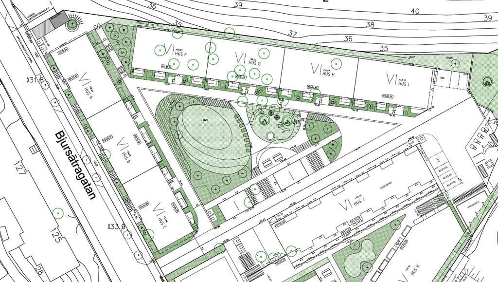 Sida 16 (51) åstadkoms genom att förslaget om ett sex våningar högt lamellhus placeras längs Bjursätragatan och skapar ett tydligt gaturum med väl definierad förgårdsmark om 2 meter.