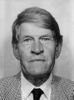 Sven V. Jonsson Förre domänintendenten, agronom Sven Vilhelm Jonsson, Linköping, avled den 6 oktober 2006 i en ålder av 87 år. Han föddes den 29 augusti 1919 i Ringarum, Östergötlands län.