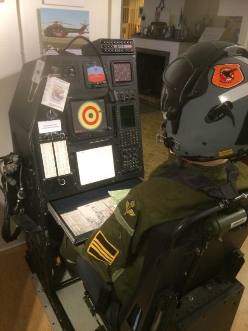 Operatörs/navigatörskonsollen från Hkp 10 Super Puman som finns utställd på Flygmuseet.