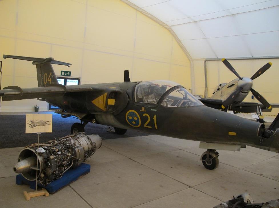 satt ett par armé- och flygofficerare med radio som skötte sambandet mellan flygplanen i luften och arméförbanden på marken.